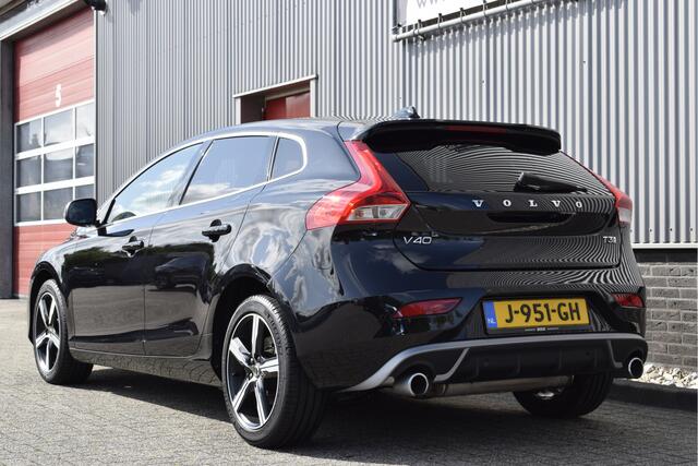 Volvo V40 1.5 T3 R-Design Cruise, Camera, Panorama, Stoelverwarming, Keyless entry, Harman/Kardon