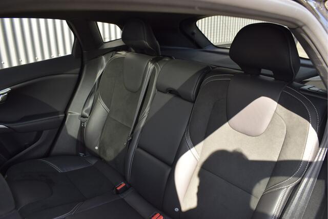 Volvo V40 1.5 T3 R-Design Cruise, Camera, Panorama, Stoelverwarming, Keyless entry, Harman/Kardon