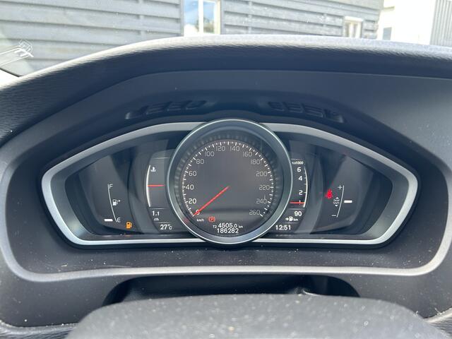 Volvo V40 2.0 T2 Nordic+ 50% deal 5.875,- ACTIE Trekhaak / LED / Stoel verwarming / Cruise / Navi