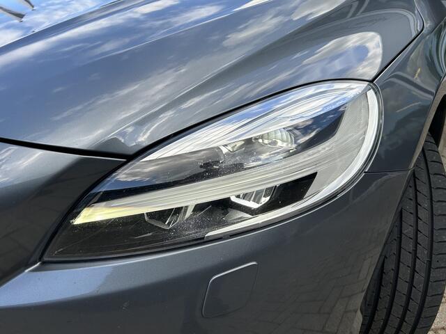 Volvo V40 2.0 T2 Nordic+ 50% deal 5.875,- ACTIE Trekhaak / LED / Stoel verwarming / Cruise / Navi