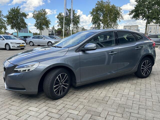 Volvo V40 2.0 T2 Nordic+ 50% deal 5.875,- ACTIE Trekhaak / LED / Stoel verwarming / Cruise / Navi