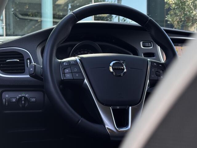 Volvo V40 1.5 T3 Momentum Navigatie | Camera | Stoelverwarming