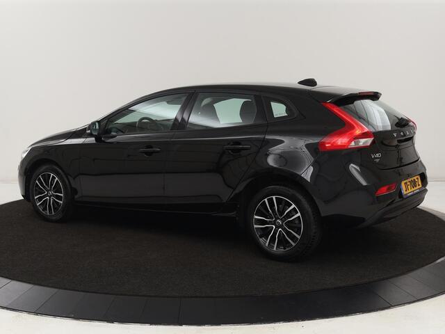 Volvo V40 2.0 T2 Momentum | Stoelverwarming | Full LED | Navigatie | Climate control | Parkeerhulp | Cruise control | Bluetooth