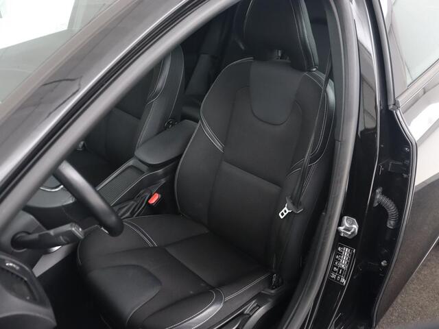 Volvo V40 2.0 T2 Momentum | Stoelverwarming | Full LED | Navigatie | Climate control | Parkeerhulp | Cruise control | Bluetooth