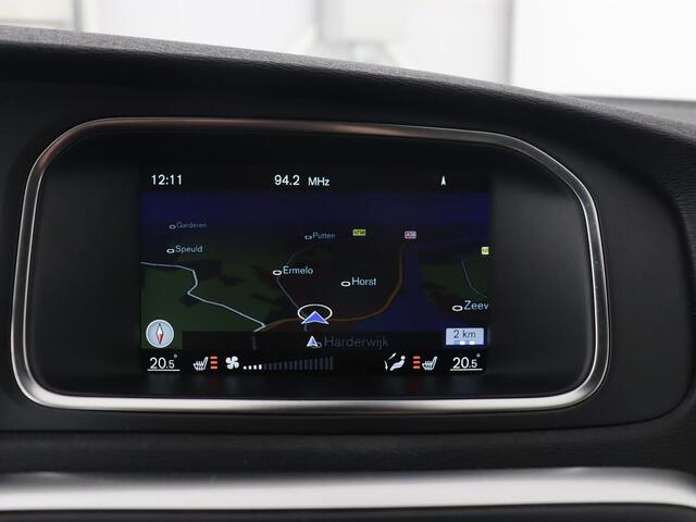 Volvo V40 2.0 T2 Momentum | Stoelverwarming | Full LED | Navigatie | Climate control | Parkeerhulp | Cruise control | Bluetooth
