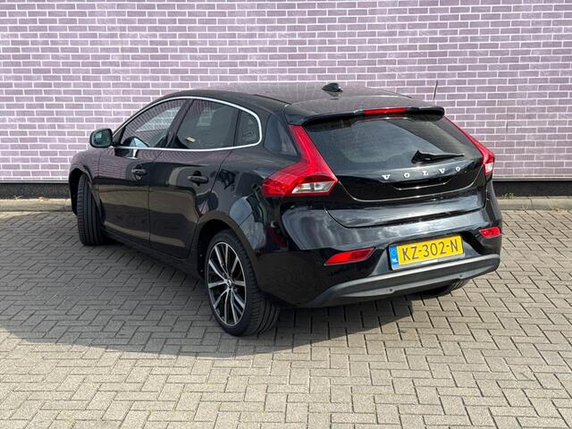 Volvo V40 2.0 T2 Inscription Stoelverwarming | Camera | Panoramadak | Elektrische Stoelverstelling | Getint Glas | Parkeerverwarming | Keyless | Cruise Control | On Call | Parkeersensoren Achter|
