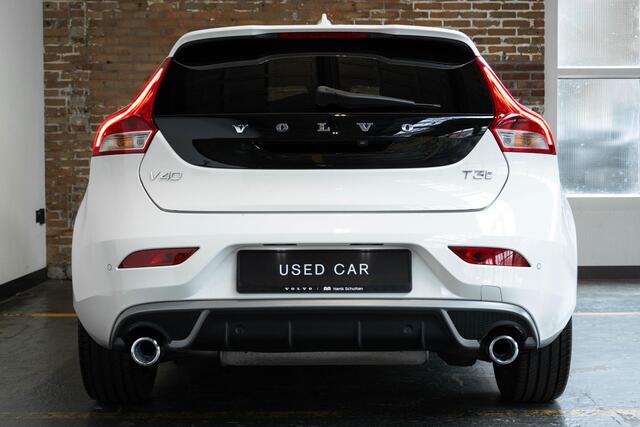 Volvo V40 T3 Automaat Polar+ Sport | Panoramadak | Stoelverwarming | Volvo on Call | Parkeercamera | Park assist Pilot | Keyless Entree | Parkeersensoren | Dealeronderhouden |