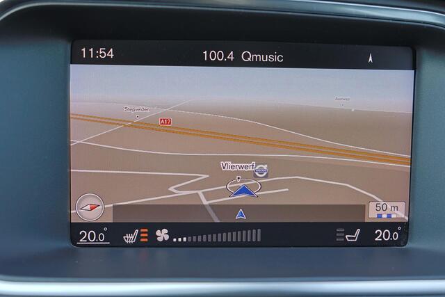 Volvo V40 T3 Polar+ Sport - AUTOMAAT - Panoramadak - Harman/Kardon audio - Parkeercamera achter - Verwarmde voorstoelen - Navigatie - Keyless entry - Extra getint glas - 17' LMV
