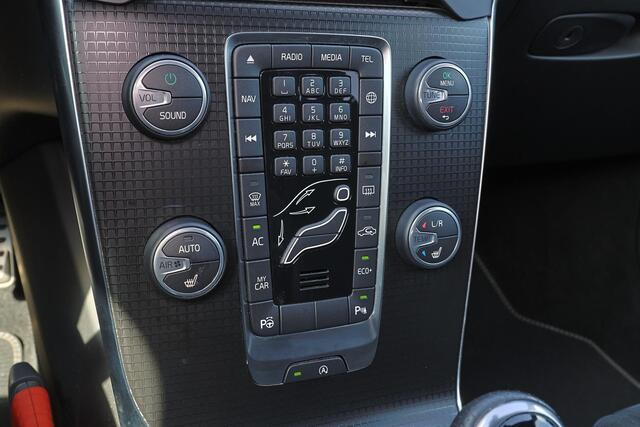 Volvo V40 T3 Polar+ Sport - AUTOMAAT - Panoramadak - Harman/Kardon audio - Parkeercamera achter - Verwarmde voorstoelen - Navigatie - Keyless entry - Extra getint glas - 17' LMV
