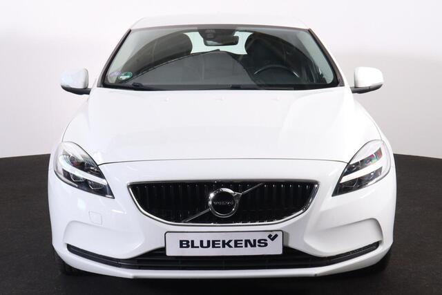 Volvo V40 T2 Polar+ - AUTOMAAT - Exterieur Styling-kit - Verwarmde voorstoelen - Volvo On Call - Parkeersensoren achter - High performance audio - 18' LMV