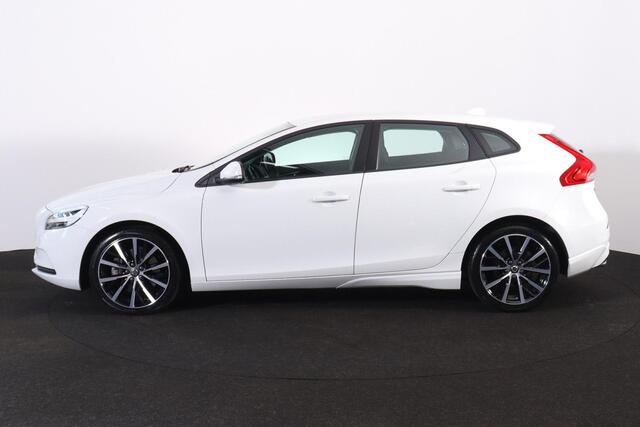 Volvo V40 T2 Polar+ - AUTOMAAT - Exterieur Styling-kit - Verwarmde voorstoelen - Volvo On Call - Parkeersensoren achter - High performance audio - 18' LMV