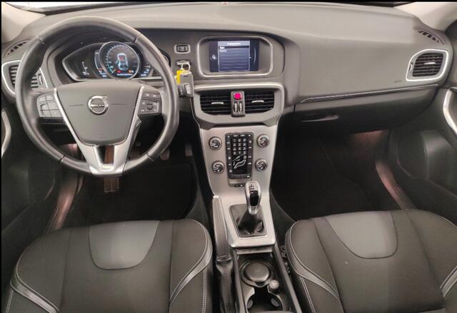 Volvo V40 2.0 T2 Nordic+ | Stand kachel | Stoel verwarming | LED | Volvo On Call | Parkeersensoren | High Performance audio |