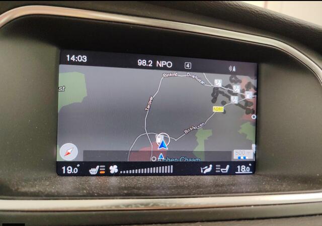 Volvo V40 2.0 T2 Nordic+ | Stand kachel | Stoel verwarming | LED | Volvo On Call | Parkeersensoren | High Performance audio |