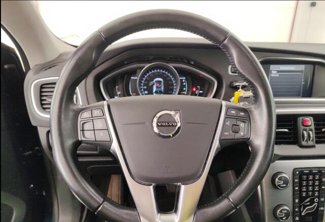 Volvo V40 2.0 T2 Nordic+ | Stand kachel | Stoel verwarming | LED | Volvo On Call | Parkeersensoren | High Performance audio |