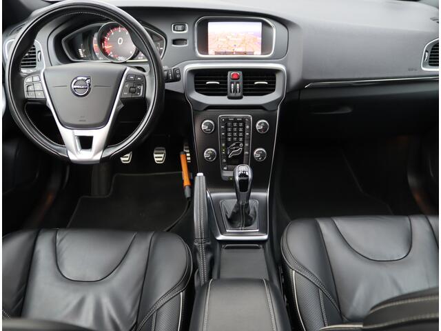 Volvo V40 2.0 T4 R-design | Panoramadak | Trekhaak | Camera | Org. Nederlands