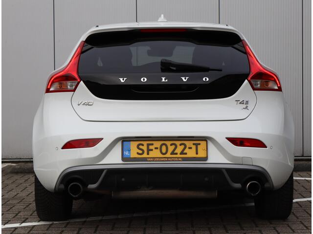 Volvo V40 2.0 T4 R-design | Panoramadak | Trekhaak | Camera | Org. Nederlands
