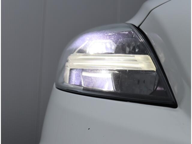 Volvo V40 2.0 T4 R-design | Panoramadak | Trekhaak | Camera | Org. Nederlands