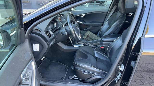 Volvo V40 1.5 T3 153pk Polar+ Sport / Panoramadak / Stoelverwarming / Camera / LED
