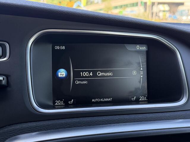 Volvo V40 2.0 T2 Nordic+ | Trekhaak | Standkachel | Volvo on Call | Stoelverwarming | Business pack connect | Cruise control | elektrische voorruit verwarming |