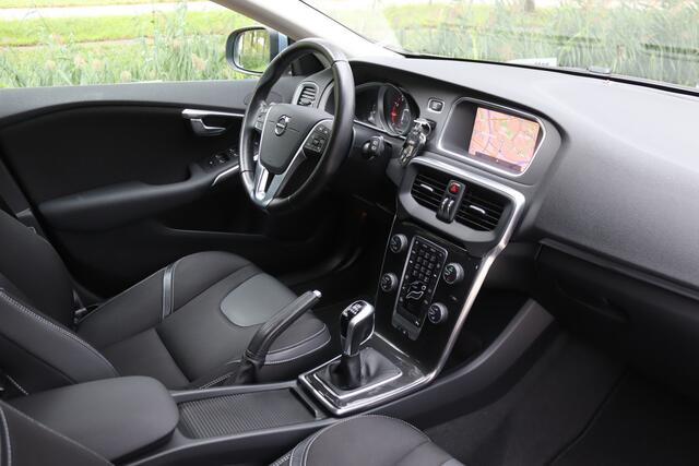 Volvo V40 2.0 T3 Nordic+ Full LED/Navi/Virtual Cockpit/Sfeer/Ecc/Crc/Winter/17"