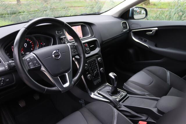 Volvo V40 2.0 T3 Nordic+ Full LED/Navi/Virtual Cockpit/Sfeer/Ecc/Crc/Winter/17"