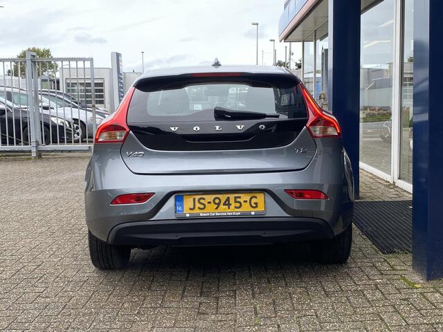 Volvo V40 2.0 T2 Nordic+ / NL-Auto / Dealer-Onderhouden / Interieur-Voorverwarmingsinstallatie / Standkachel / Cruise-Control / Climate-Control / Stoelverwarming / Adaptieve-Koplampen / LED / Verwarmde-Voorruit / Radio-Bluetooth / Navi / Armsteun-V+A / PDC-Achter /