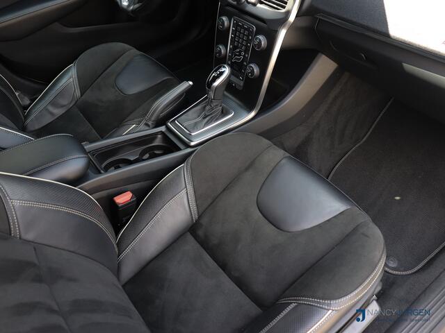 Volvo V40 2.0 T4 R-Design | Automaat | ECC | Leder Nappa | Navi Sensus | Camera | DAB | LED | Sound System | Keyless Start | Trekhaak |
