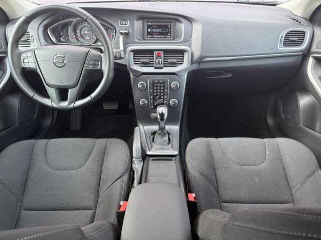 Volvo V40 1.5 T2 Kinetic | 1ste eigenaar | Airco | Cruise controle | Stoelhoogte verstelling | Licht metalen velgen 16" | Multimediascherm |