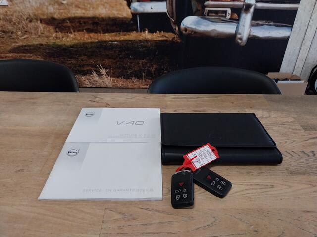 Volvo V40 2.0 T4 191 PK Business Sport R Design ALCANTARA LED NAVI CRUISE ECC