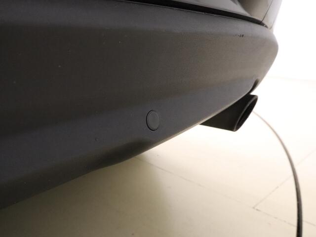 Volvo V40 2.0 T3 153pk Nordic+ / Stoelverwarming / Stand kachel / Parkeersensoren / All-season banden / Verwarmbaar vorruit