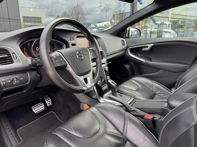 Volvo V40 1.5 T3 Polar+ R-Design AUT | Pano | Trekhaak | Leder |