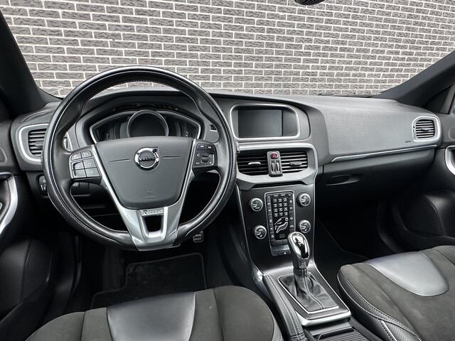 Volvo V40 2.0 T4 Business Sport | R-Design | Navigatie | Stoel verwarming