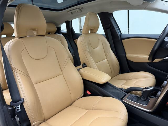 Volvo V40 T2 122pk Nordic+ Luxury / Standkachel / Stoelverwarming / Power seats / Voorruit verwarming / Camera achter /