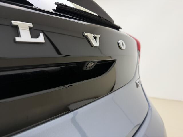 Volvo V40 T2 122pk Nordic+ Luxury / Standkachel / Stoelverwarming / Power seats / Voorruit verwarming / Camera achter /