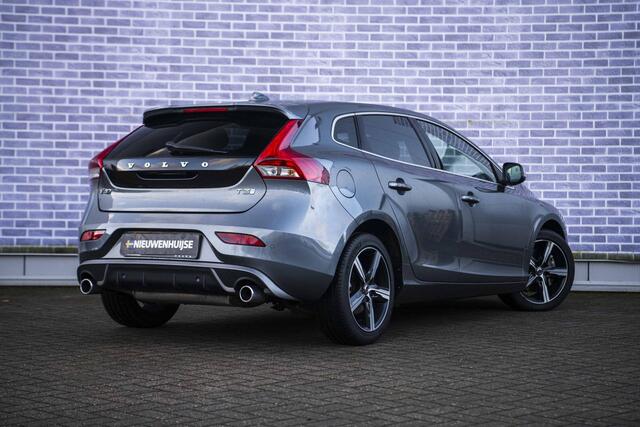 Volvo V40 T3 Polar+ Sport | Navi | Panoramadak | Harman Kardon Audio | LED | Camera | Stoelverwarming | Getint Glas | DAB | Keyless | Volvo On Call | 17" LM