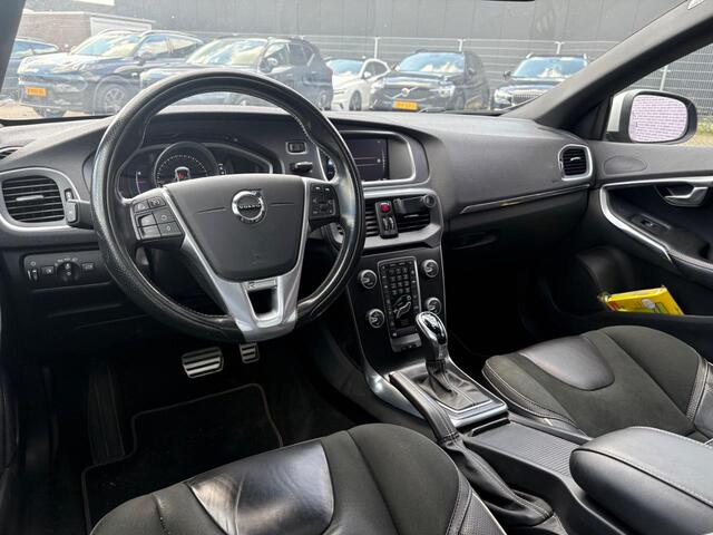 Volvo V40 1.5 T3 Polar+ Sport | DAB | Harman/Kardon | Keyless entry/start | Panoramadak | Regensensor | stoelverwarming | Trekhaak | Parkeercamera | Parkeersensoren V+A |