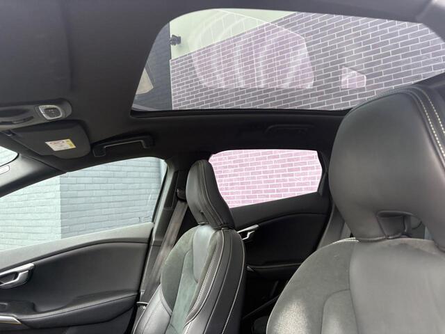 Volvo V40 1.5 T3 Polar+ Sport | DAB | Harman/Kardon | Keyless entry/start | Panoramadak | Regensensor | stoelverwarming | Trekhaak | Parkeercamera | Parkeersensoren V+A |