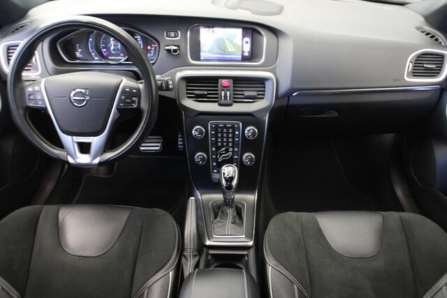 Volvo V40 1.5 T3 Polar+ Sport |Pano|Stoelverwarming|Trekhaak|