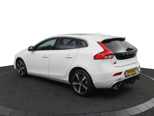 Volvo V40 1.5 T3 Polar+ Sport Panoramadak | Automaat | trekhaak | navigatie| stoelverwarming