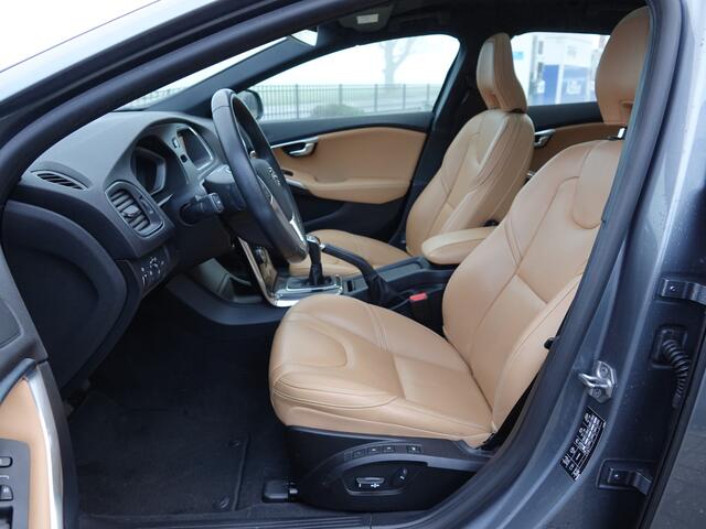 Volvo V40 2.0 T3 Nordic+ PANO | VOL LEER | TREKH. | KEYLESS | MEMORY