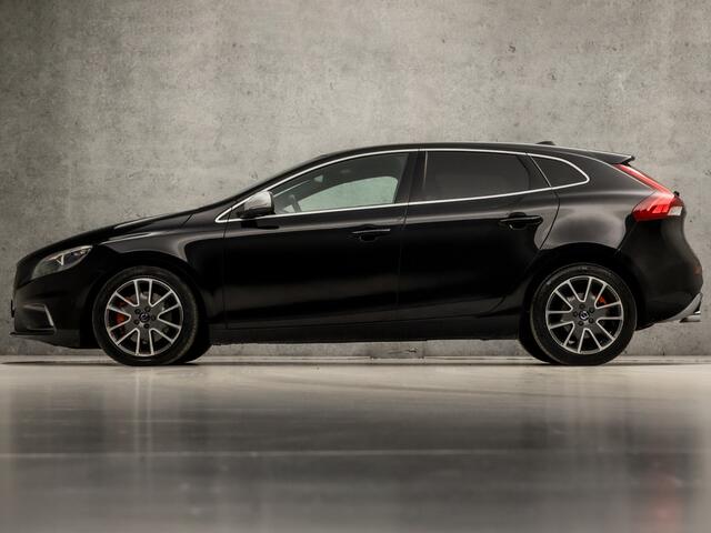 Volvo V40 2.0 D2 R-Design Automaat (NAVIGATIE, VIRTUAL COCKPIT, CLIMATE, LEDER/ALCANTARA, STOELVERWARMING, SPORTSTOELEN, GETINT GLAS, CRUISE, PARKEERSENSOREN, NIEUWE APK, NIEUWSTAAT)