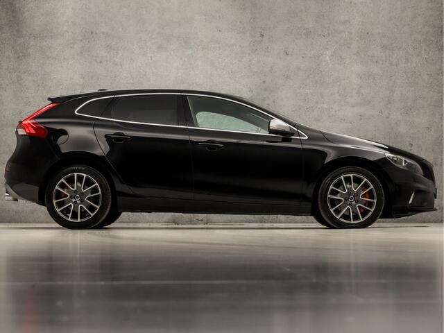 Volvo V40 2.0 D2 R-Design Automaat (NAVIGATIE, VIRTUAL COCKPIT, CLIMATE, LEDER/ALCANTARA, STOELVERWARMING, SPORTSTOELEN, GETINT GLAS, CRUISE, PARKEERSENSOREN, NIEUWE APK, NIEUWSTAAT)