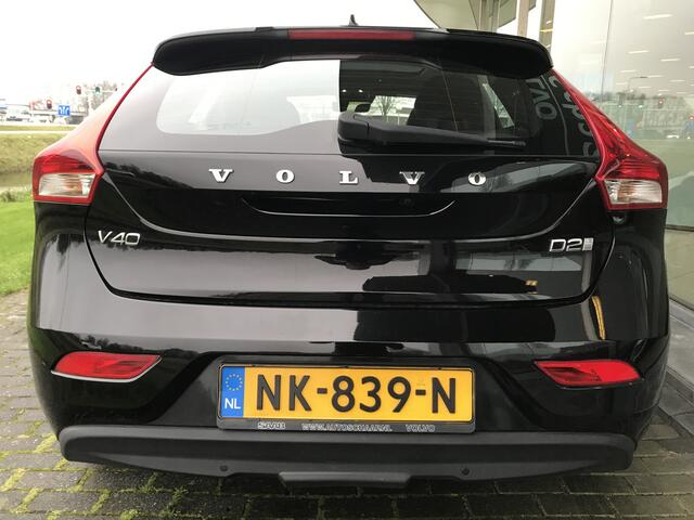 Volvo V40 2.0 D2 Nordic+ Luxury/ Inscription | Rijklaar incl garantie | Panoramadak Keyless entry Trekhaak Standkachel
