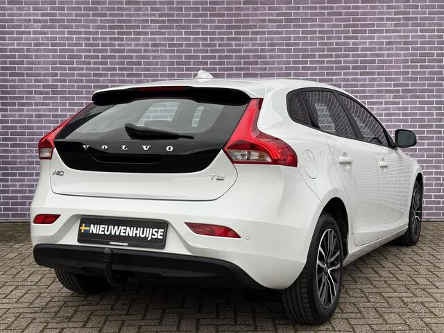 Volvo V40 1.5 T2 Edition+ | Nieuw Binnen! | Automaat | Standkachel | Trekhaak | Stoelverwarming | Volvo on Call | Regensensor | Dealer onderhouden |