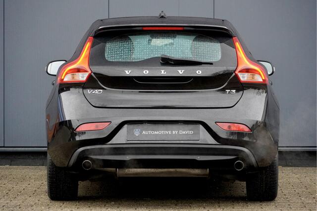 Volvo V40 2.0 T3 153 pk NORDIC BUSINESS / PANORAMADAK / 1e EIGENAAR / NL-AUTO / BTW-AUTO / NAVIGATIE / PARKEERHULP / HIGH PERFORMANCE AUDIO