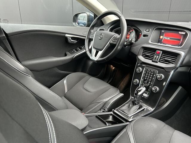 Volvo V40 1.5 T2 Polar+ Navigatie / Climate Control / Parkeer- en stoelverwarming / park assist/ trekhaak