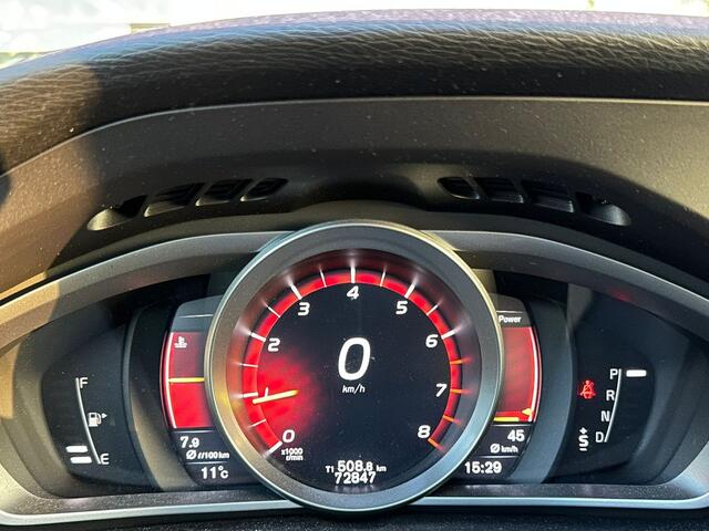 Volvo V40 1.5 T3 153pk Polar+ Sport Automaat | Pano | Trekhaak 1500kg | H&K | occasion