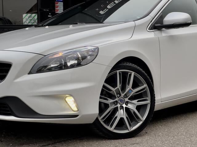 Volvo V40 2.0 T2 ACTIE! BETAAL NU 50% 6450 50/50 DEAL DE REST IN 2JR RENTEVRIJ FINANCIEREN