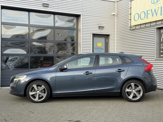 Volvo V40 2.0 T3 Momentum Clima Navi Led