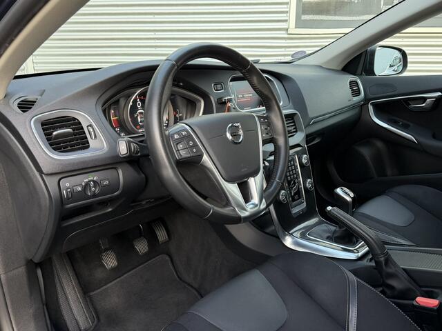 Volvo V40 2.0 T3 Momentum Clima Navi Led